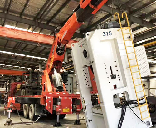 五湖渔场附近随车吊出租，轻松解决运输难题