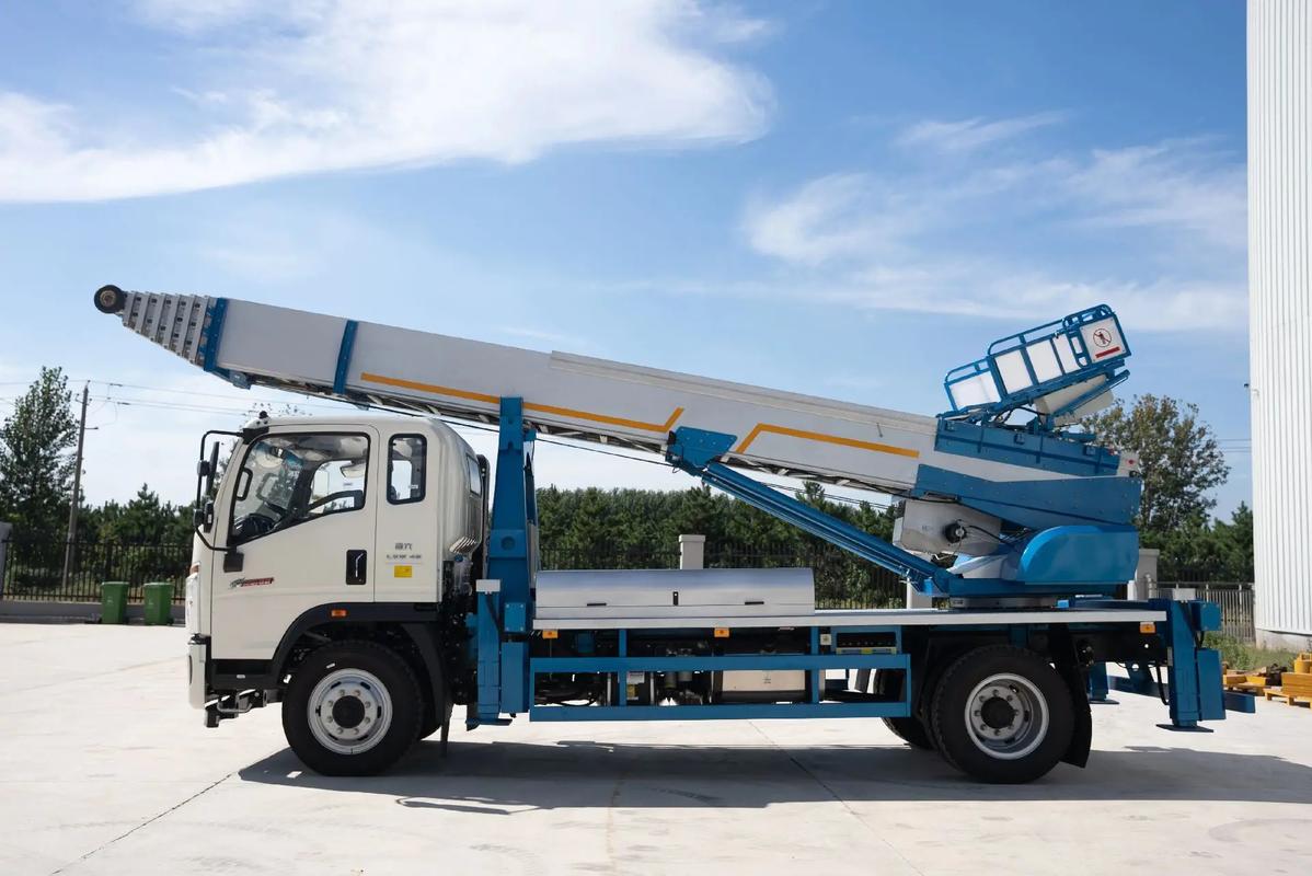 五湖渔场云梯上料车租赁费用