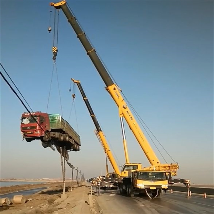 五湖渔场吊车怎么吊货车
